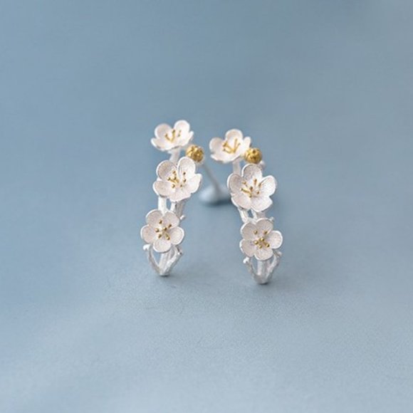 NEW 925 Sterling Silver Two Tone Flower Earrings - Picture 6 of 8